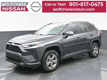 2024 Toyota RAV4 XLE's photo