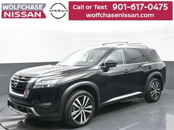 2025 Nissan Pathfinder Platinum's photo