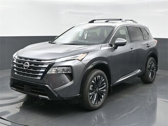 2026 Nissan Rogue Platinum's photo