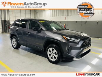2024 Toyota RAV4 LE's photo