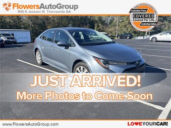 2023 Toyota Corolla LE's photo