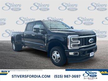 2025 Ford F-350 Super Duty Platinum's photo