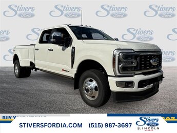 2026 Ford F-350 Super Duty Platinum's photo