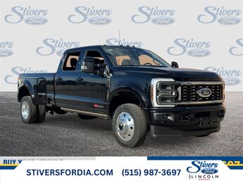 2026 Ford F-450 Super Duty Platinum's photo