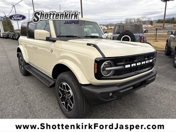2025 Ford Bronco 4-Door Outer Banks's photo