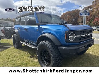 2025 Ford Bronco 4-Door Base's photo