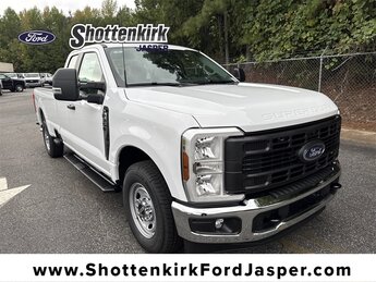 2026 Ford F-350 Super Duty XL's photo