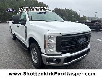 2026 Ford F-350 Super Duty XL's photo