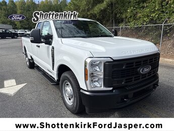 2026 Ford F-350 Super Duty XL's photo
