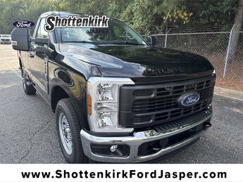 2026 Ford F-350 Super Duty XL's photo