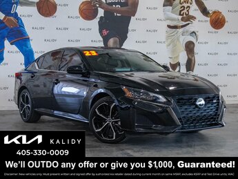 2023 Nissan Altima SR's photo