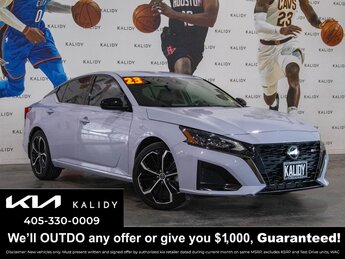 2023 Nissan Altima SR's photo