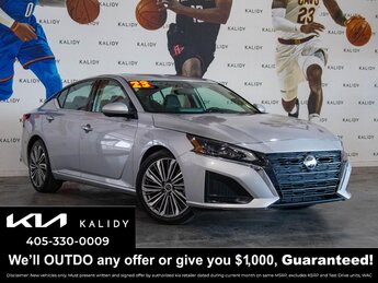 2023 Nissan Altima SL's photo