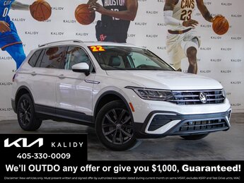 2022 Volkswagen Tiguan SE's photo