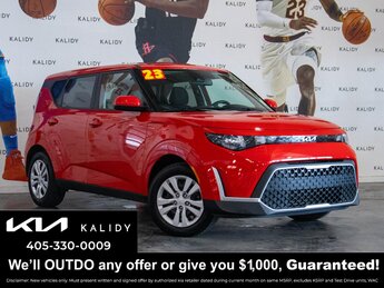 2023 Kia Soul LX's photo