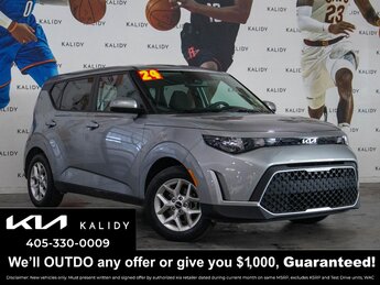 2024 Kia Soul LX's photo