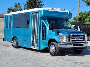2016 Ford E450 13 Passenger Shuttle Bus w/Wheelchair 10 Cylinder Engine 2 Door RWD