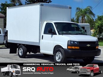 2020 Summit White Chevrolet Express 3500 12' Box Van w/Liftgate RWD 2 Door Automatic Box