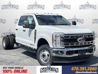 2025 Oxford White Ford Super Duty F-350 DRW XL Power Stroke 6.7L V8 DI 32V OHV Turbodiesel Engine 4 Door Automatic