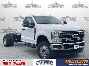 2025 Oxford White Ford Super Duty F-350 DRW XL 4X4 7.3L V8 PFI OHV 16V Federal 335hp Engine Truck