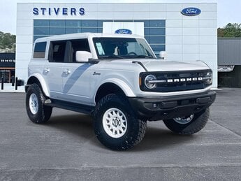 2025 Oxford White Ford Bronco Outer Banks 4X4 SUV 2.7L EcoBoost V6 Engine