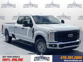 2025 Oxford White Ford Super Duty F-250 SRW XL 4 Door 6.8L V8 Engine Automatic Truck RWD