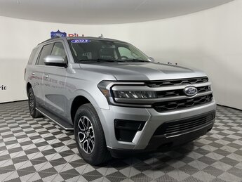 2023 Iconic Silver Metallic Ford Expedition XLT 4 Door EcoBoost 3.5L V6 GTDi DOHC 24V Twin Turbocharged Engine SUV 4X4 Automatic