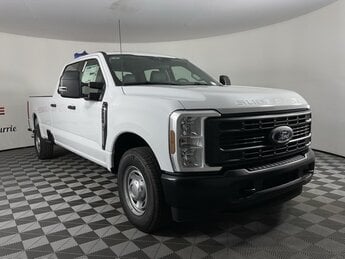2025 Ford Super Duty F-250 SRW XL Truck RWD 4 Door 6.8L V8 Engine