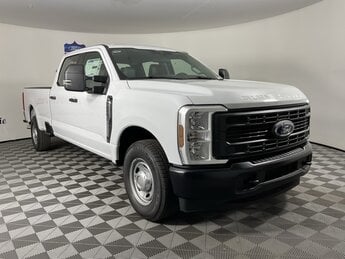2025 Oxford White Ford Super Duty F-250 SRW XL Automatic Truck RWD 6.8L V8 Engine