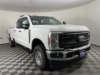 2025 Oxford White Ford Super Duty F-250 SRW XL Truck 4 Door 6.8L V8 Engine 4X4 Automatic