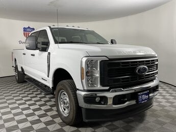 2025 Oxford White Ford Super Duty F-250 SRW XL 4 Door 4X4 Automatic
