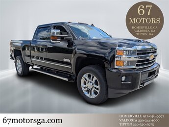 2019 Chevrolet Silverado 2500HD High Country Truck 4X4 Automatic Duramax 6.6L V8 Turbodiesel Engine 4 Door