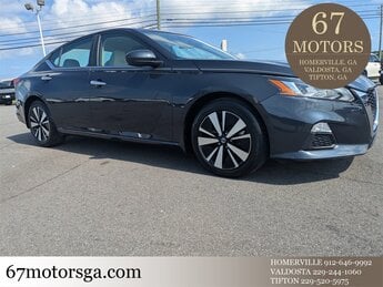 2022 Nissan Altima 2.5 SV Car 4 Door 2.5L 4-Cylinder DOHC 16V Engine Automatic (CVT) FWD