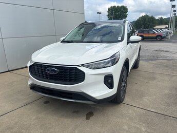 2025 Star White Metallic Tri-Coat Ford Escape Plug-In Hybrid Base SUV Automatic (CVT) 4 Door FWD 2.5L iVCT Engine