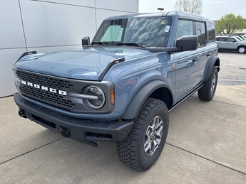 2025 Azure Gray Metallic Tri-Coat Ford Bronco Badlands 2.7L EcoBoost V6 Engine SUV 4X4