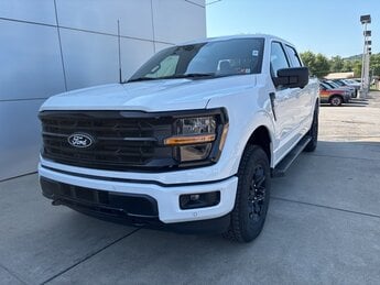 2025 Oxford White Ford F-150 XLT Automatic 3.5L V6 EcoBoost Engine 4X4 Truck 4 Door