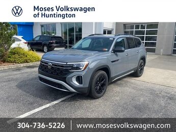 2025 Pure Gray Volkswagen Atlas 2.0T Peak Edition 4 Door Automatic AWD SUV