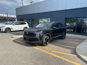 2025 Super Black Nissan Kicks SR AWD 2.0L DOHC Engine Automatic (CVT)