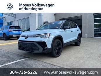 2025 Volkswagen Taos SE Black 4 Door Automatic 1.5L I4 Turbocharged DOHC 16V LEV3-SULEV30 174hp Engine AWD