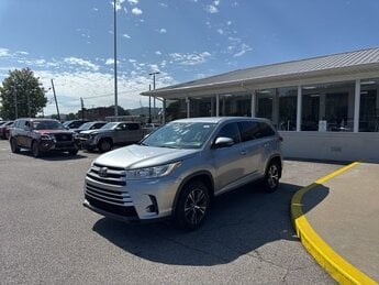 2019 Toyota Highlander SE 4 Door AWD Automatic