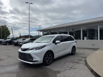 2025 Toyota Sienna Platinum 2.5L I4 Engine Van 4 Door Automatic (CVT)