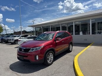2014 Remington Red Metallic Kia Sorento LX 2.4L I4 DGI DOHC Dual CVVT Engine FWD Automatic SUV