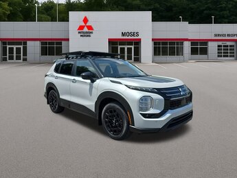 2025 Mitsubishi Outlander SE 4X4 Automatic (CVT) 2.5L I4 DOHC 16V LEV3-ULEV50 181hp Engine 4 Door SUV