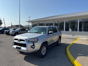 2018 Classic Silver Metallic Toyota 4Runner SR5 4 Door SUV 4X4 Automatic