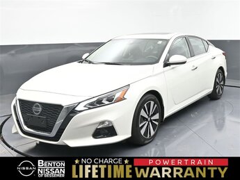 2022 Pearl White Tricoat Nissan Altima 2.5 SL 2.5L 4-Cylinder DOHC 16V Engine Automatic (CVT) Car FWD