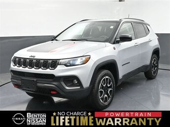 2024 Silver Zynith Metallic Clearcoat Jeep Compass Trailhawk Automatic 2.0L I4 DOHC Engine 4X4 SUV 4 Door