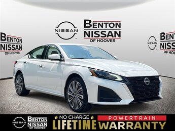 2024 Pearl White Tricoat Nissan Altima 2.5 SL 4 Door Car AWD Automatic (CVT) 2.5L 4-Cylinder DOHC 16V Engine