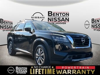 2025 Super Black Nissan Pathfinder SL FWD Automatic SUV