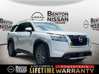 2024 Brilliant Silver Metallic Nissan Pathfinder SL 3.5L V6 DOHC Engine Automatic 4 Door FWD