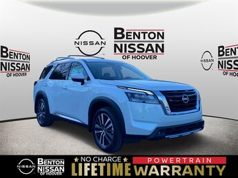 2025 Everest White Pearl Tricoat Nissan Pathfinder Platinum 3.5L V6 DOHC Engine Automatic 4 Door FWD